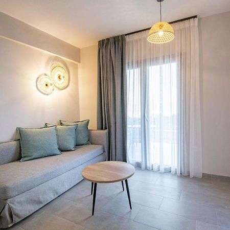 Heraclea Luxury Suites Nea Iraklia Exteriér fotografie