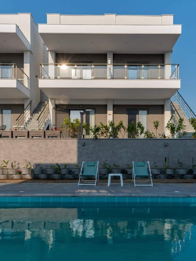 Heraclea Luxury Suites Nea Iraklia Exteriér fotografie