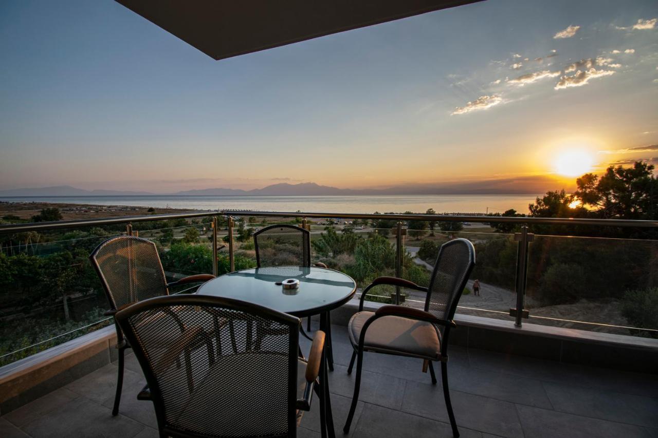 Heraclea Luxury Suites Nea Iraklia Exteriér fotografie