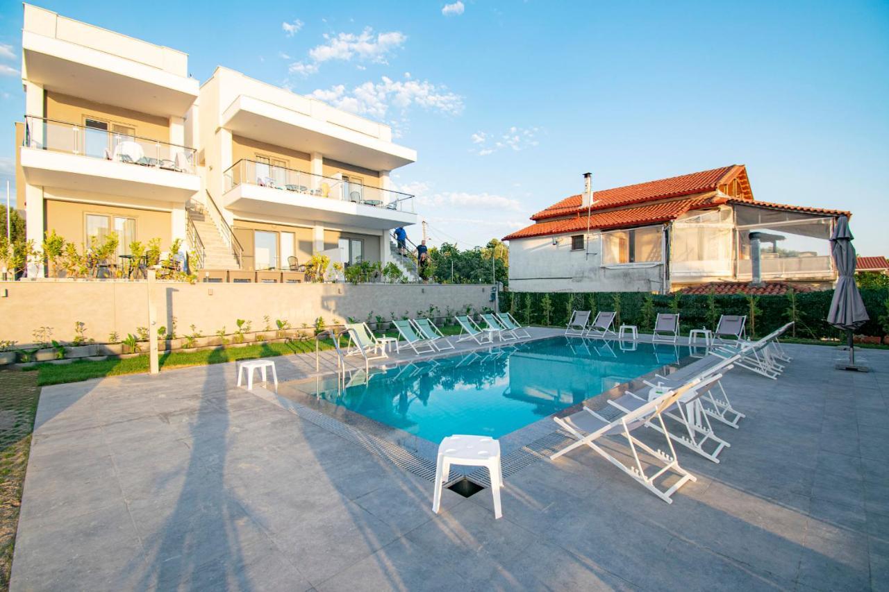 Heraclea Luxury Suites Nea Iraklia Exteriér fotografie