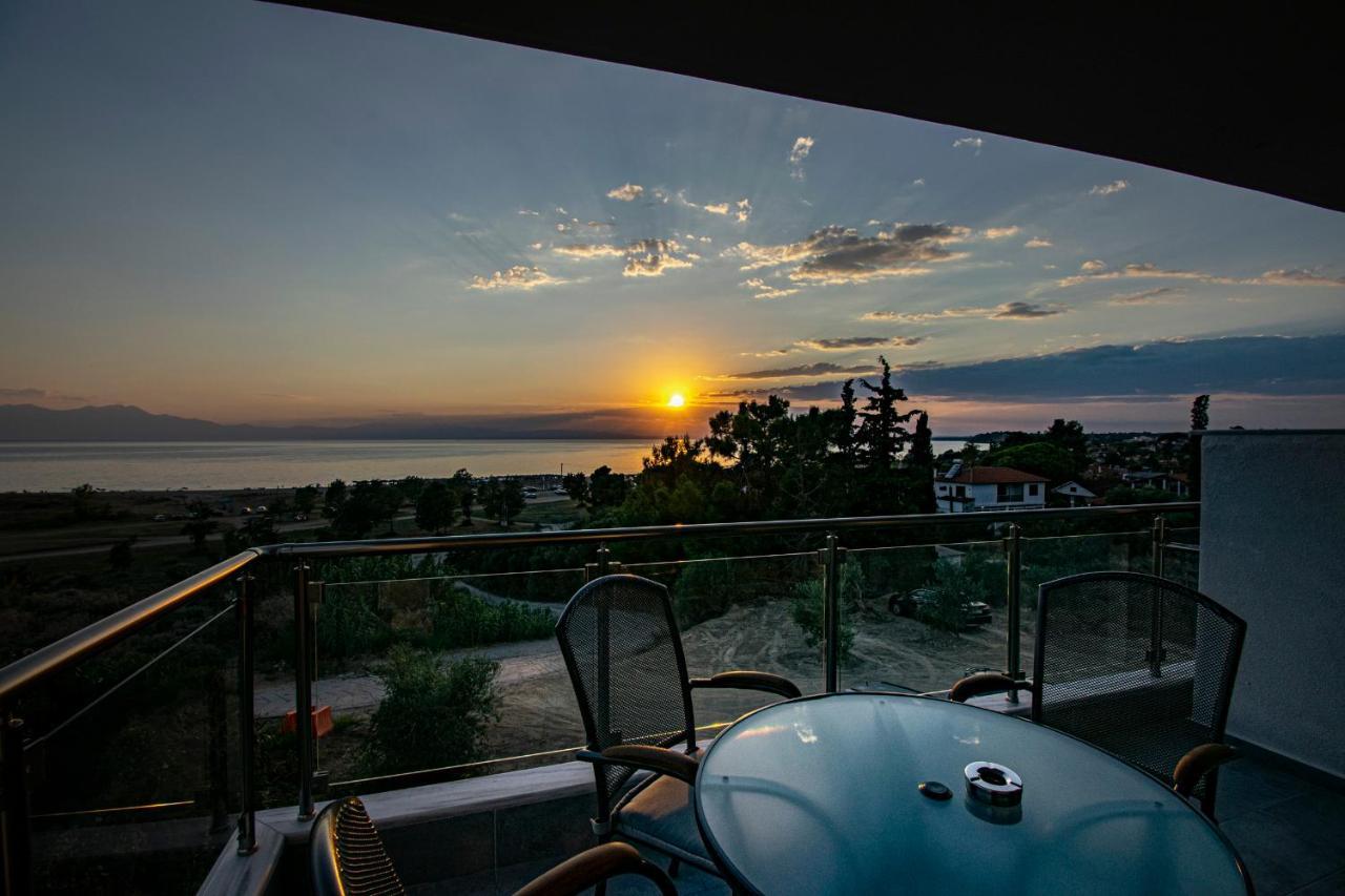 Heraclea Luxury Suites Nea Iraklia Exteriér fotografie