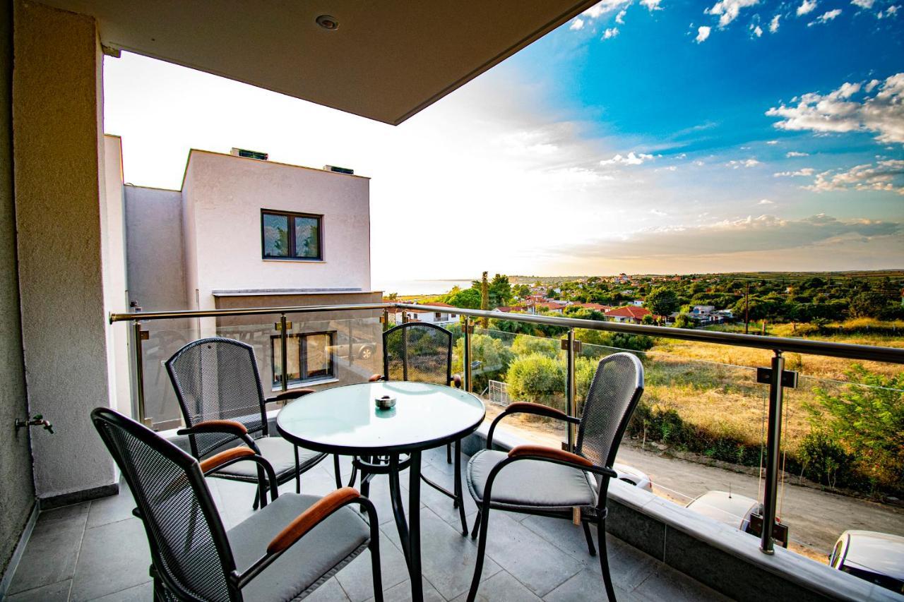 Heraclea Luxury Suites Nea Iraklia Exteriér fotografie