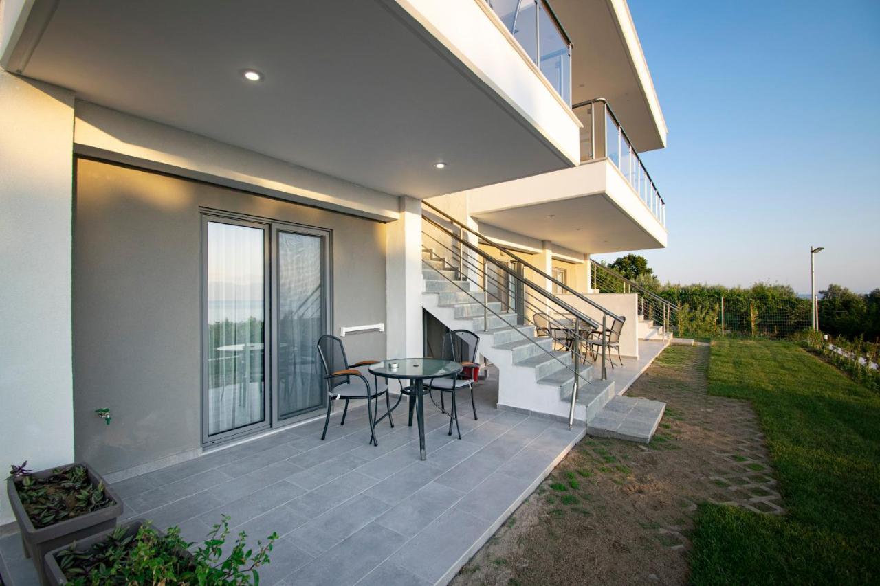 Heraclea Luxury Suites Nea Iraklia Exteriér fotografie