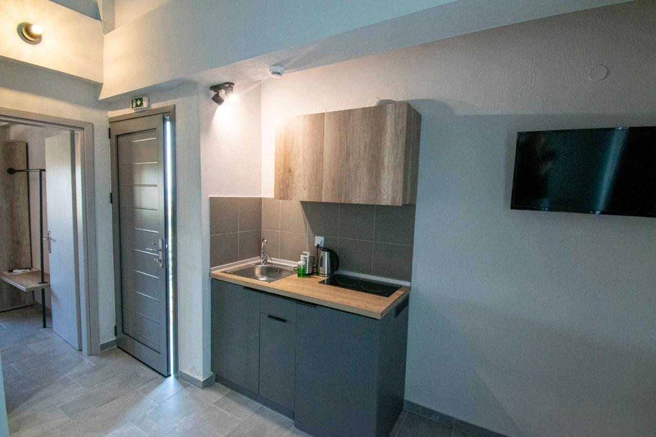 Heraclea Luxury Suites Nea Iraklia Exteriér fotografie