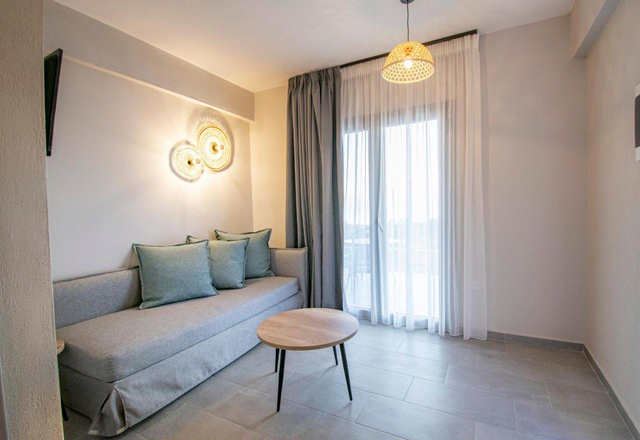 Heraclea Luxury Suites Nea Iraklia Exteriér fotografie