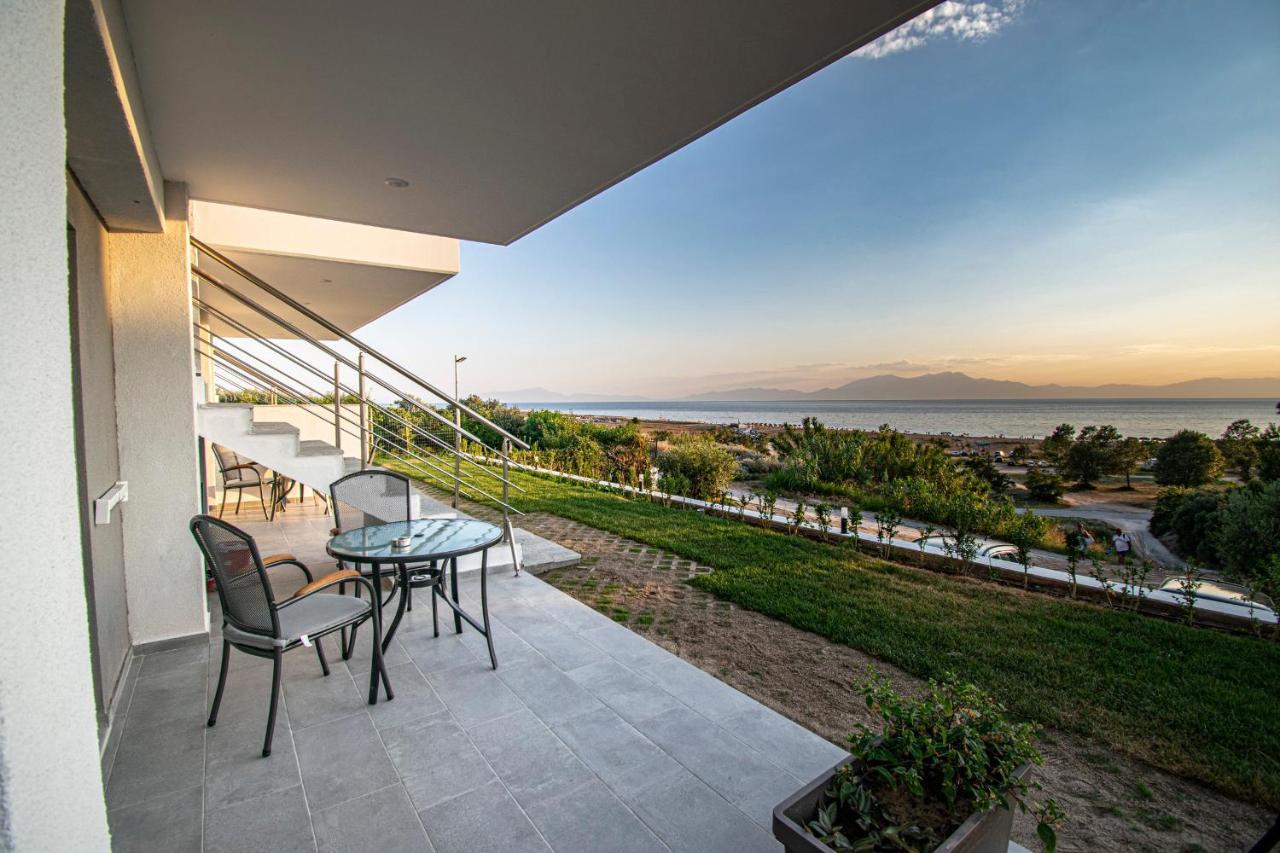 Heraclea Luxury Suites Nea Iraklia Exteriér fotografie